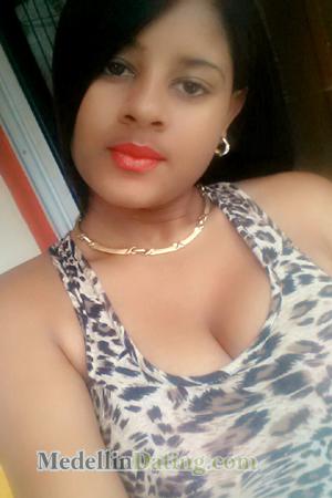 168300 - Samanta Age: 27 - Dominican Republic