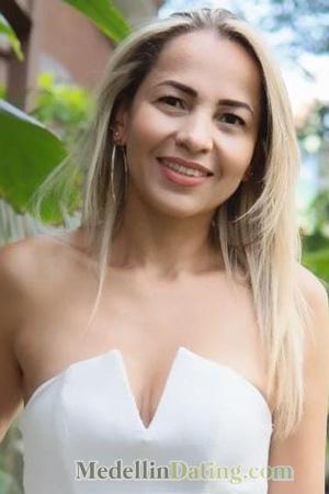 217040 - Gloria Elena Age: 42 - Colombia