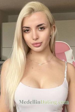 227347 - Daryna Age: 22 - Ukraine